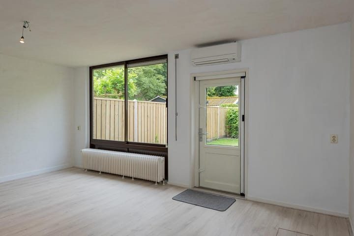 Foto 18 van van Limburg Stirumlaan 4-A