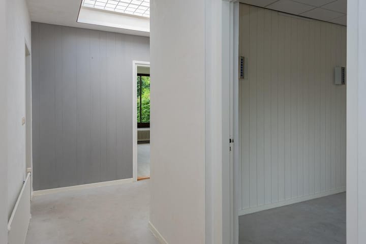 Foto 12 van van Limburg Stirumlaan 4-A