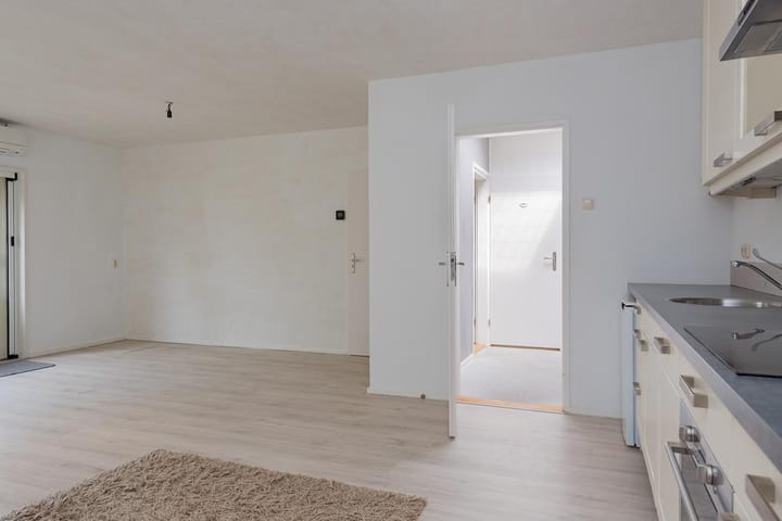 Foto 19 van van Limburg Stirumlaan 4-A