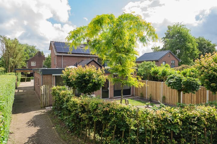 Foto 31 van van Limburg Stirumlaan 4-A