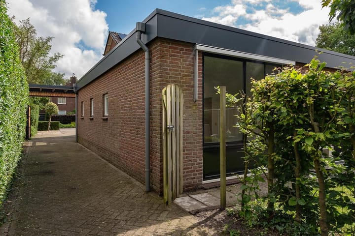 Foto 36 van van Limburg Stirumlaan 4-A