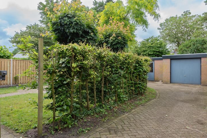 Foto 37 van van Limburg Stirumlaan 4-A