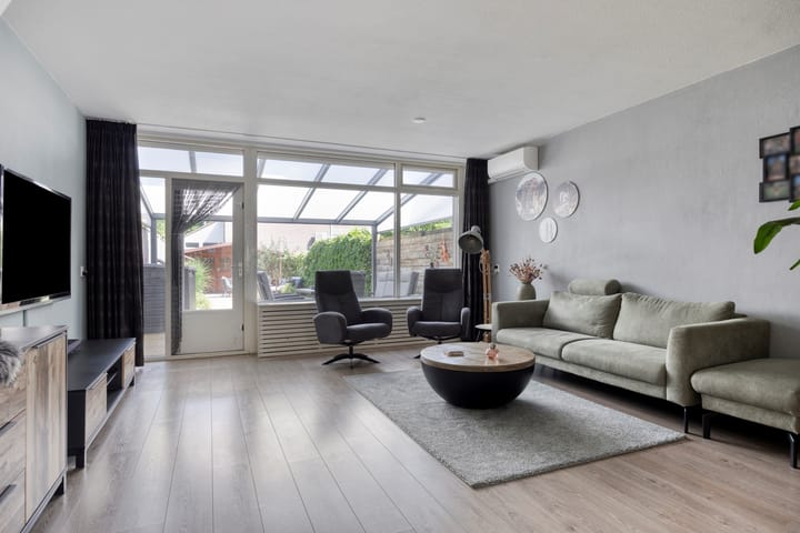 Foto 2 van Helmondstraat 3