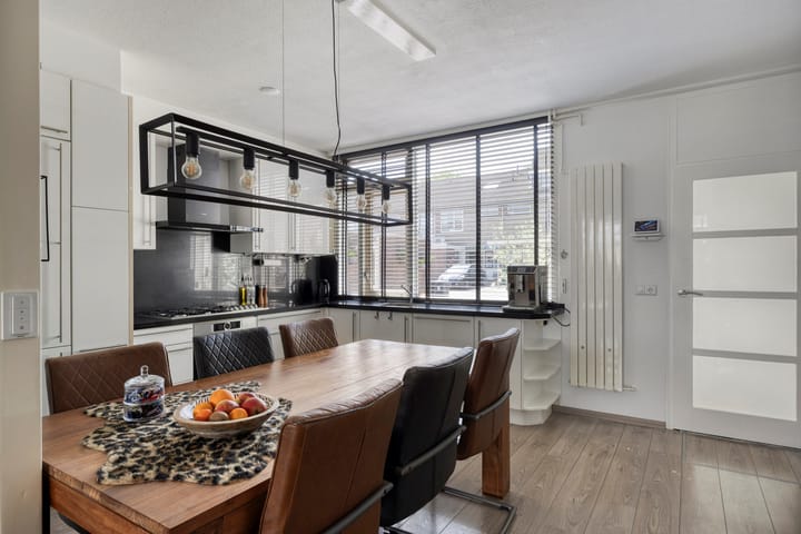 Foto 8 van Helmondstraat 3