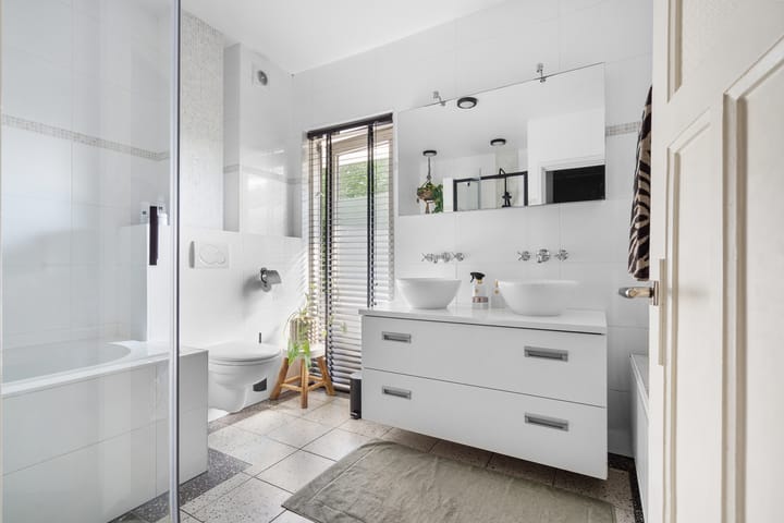 Foto 41 van Leenderweg 235