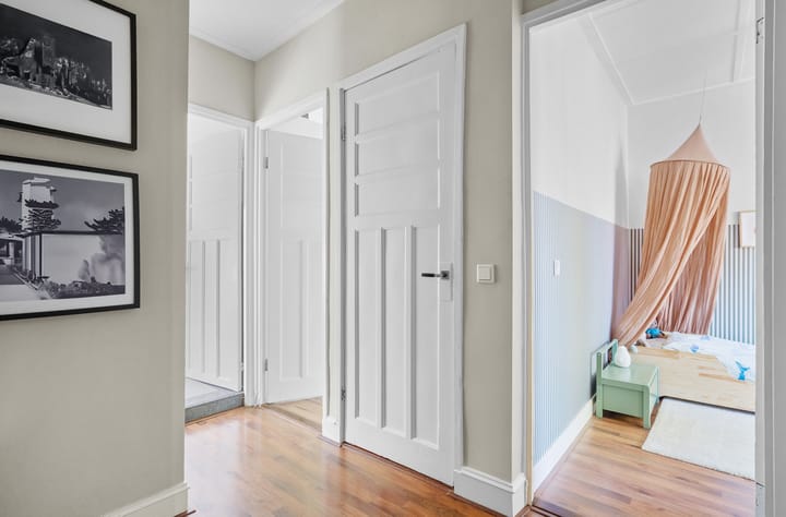 Foto 47 van Leenderweg 235