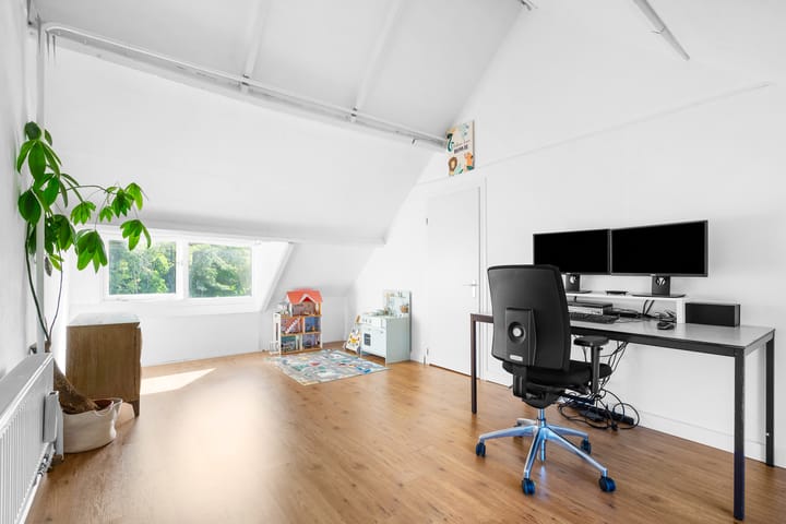 Foto 64 van Leenderweg 235