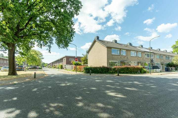 Foto 17 van van Maarenplein 27