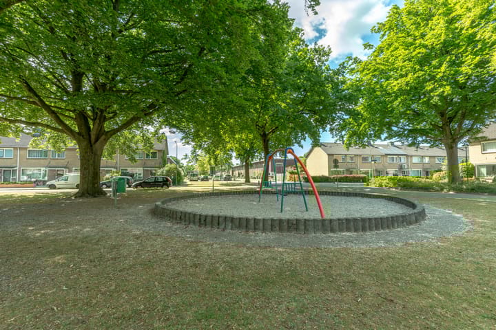 Foto 19 van van Maarenplein 27