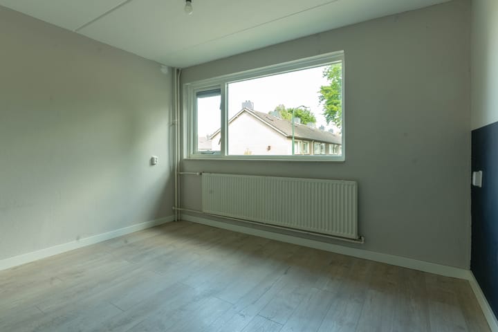 Foto 28 van van Maarenplein 27