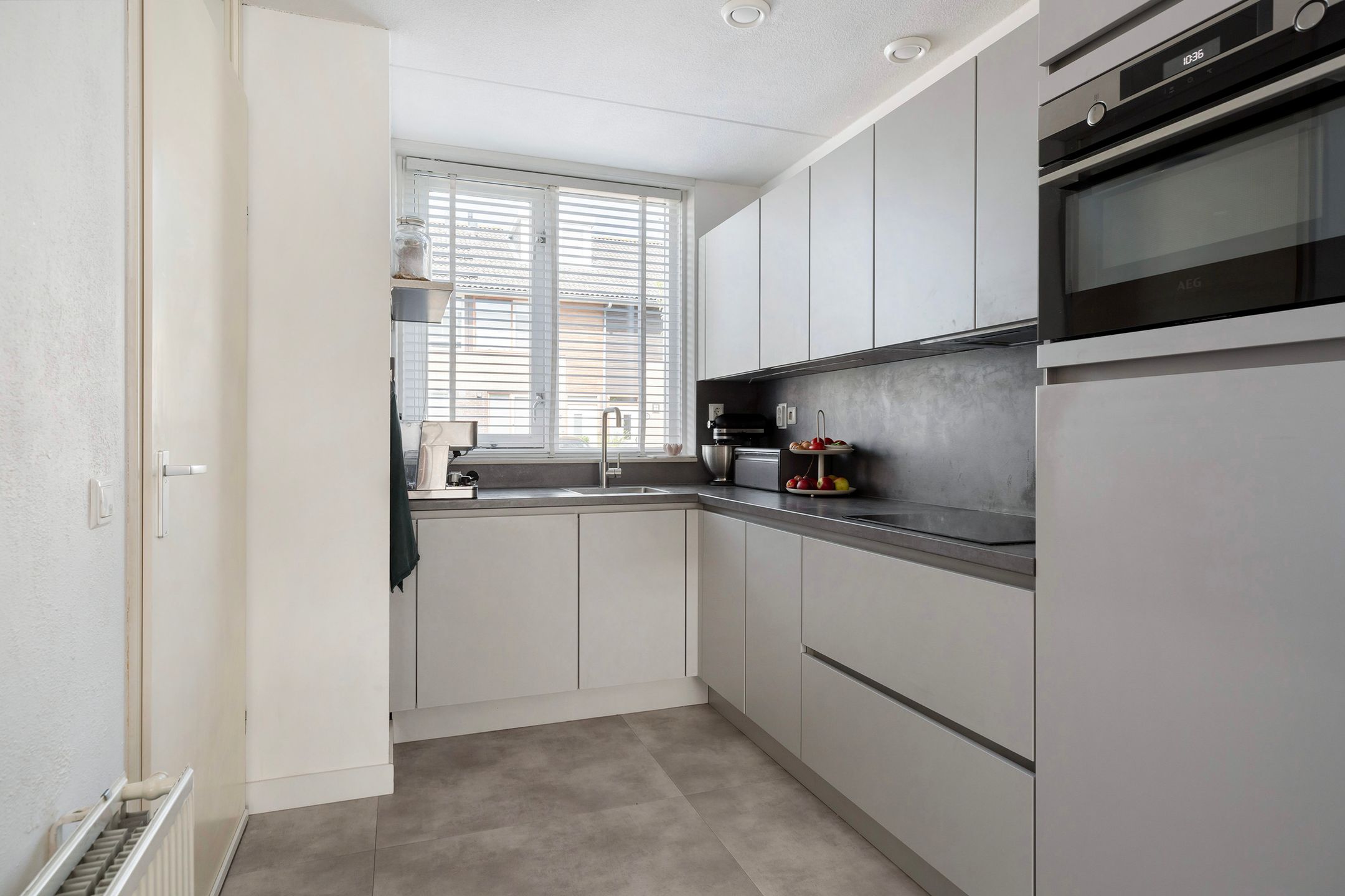 Foto 15 van Van der Linden-akker 24