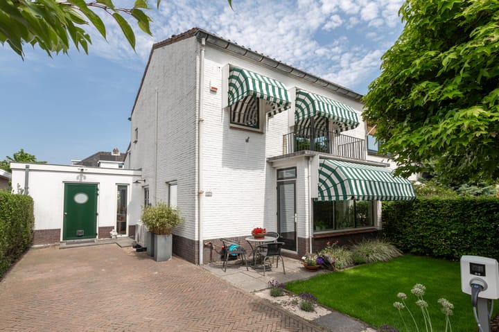 Foto 2 van Alberdingk Thijmlaan 10