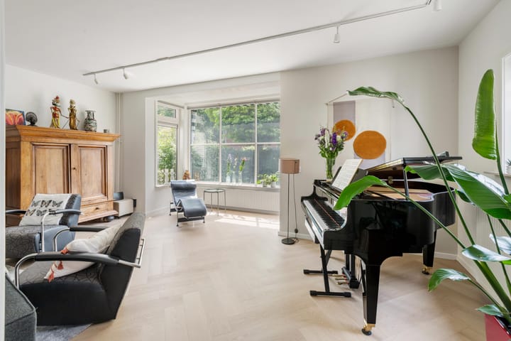 Foto 8 van Alberdingk Thijmlaan 10