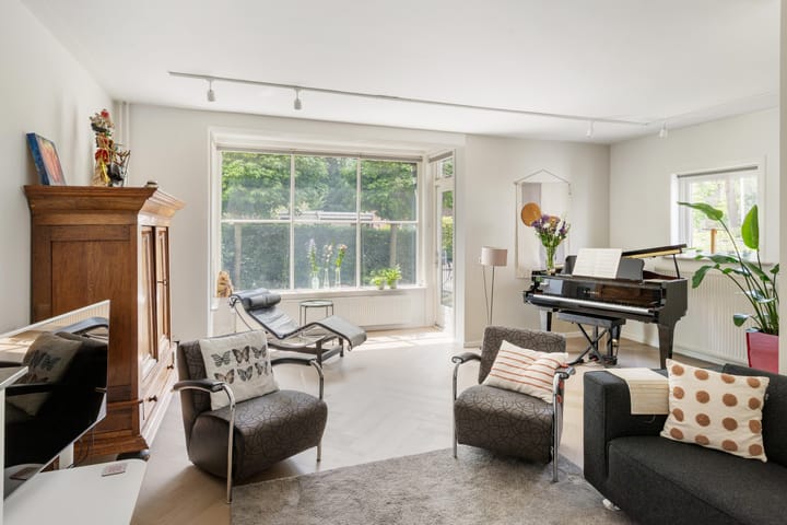 Foto 9 van Alberdingk Thijmlaan 10