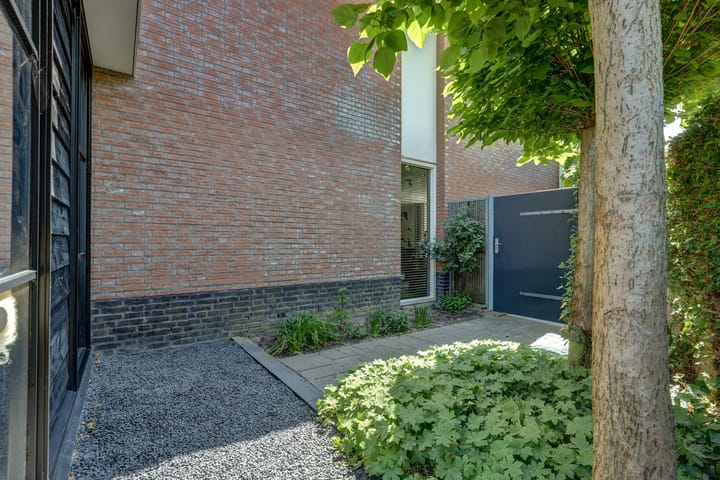 Foto 36 van Glenn Millerlaan 21