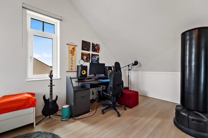 Foto 46 van Raaigrasstraat 30