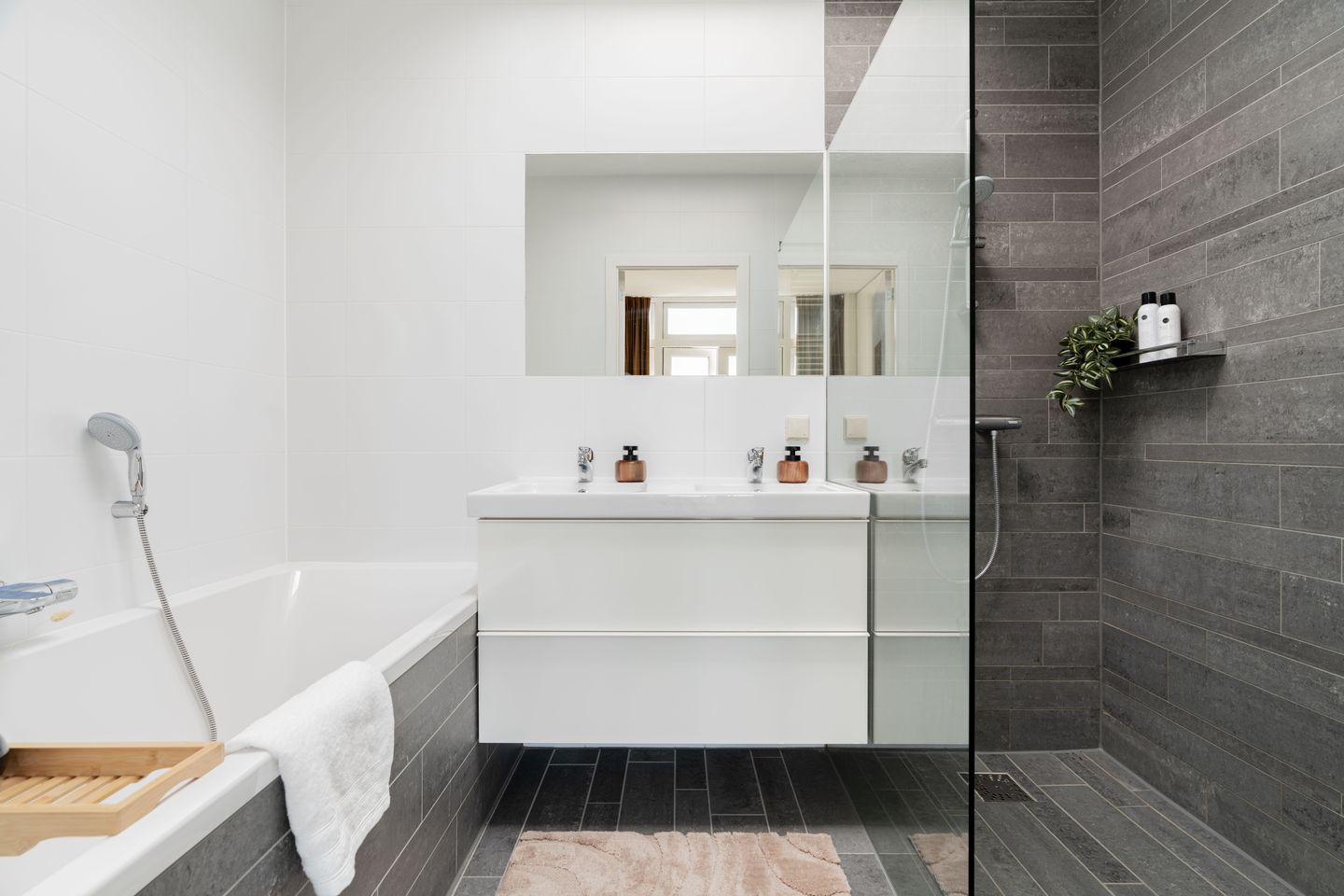 Foto 14 van Linnaeusparkweg 111-3