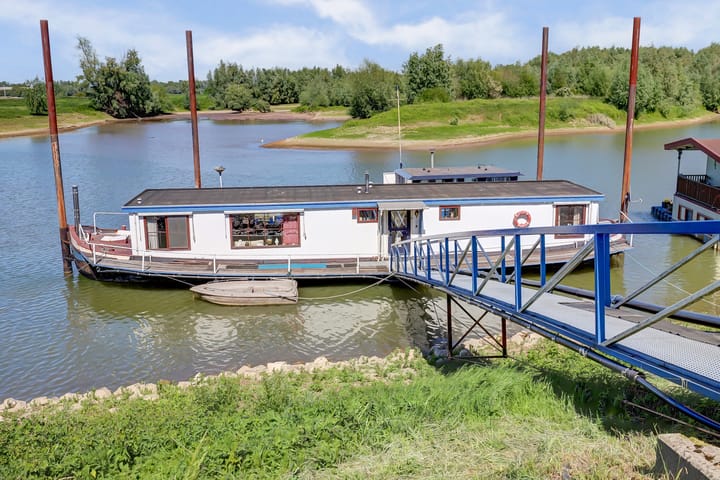 Photo 1 of Waalbandijk 70