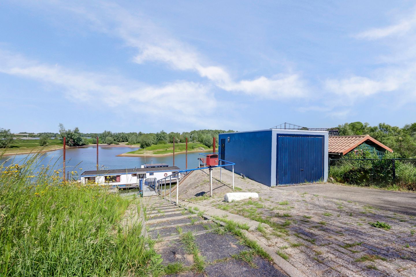 Photo 4 of Waalbandijk 70