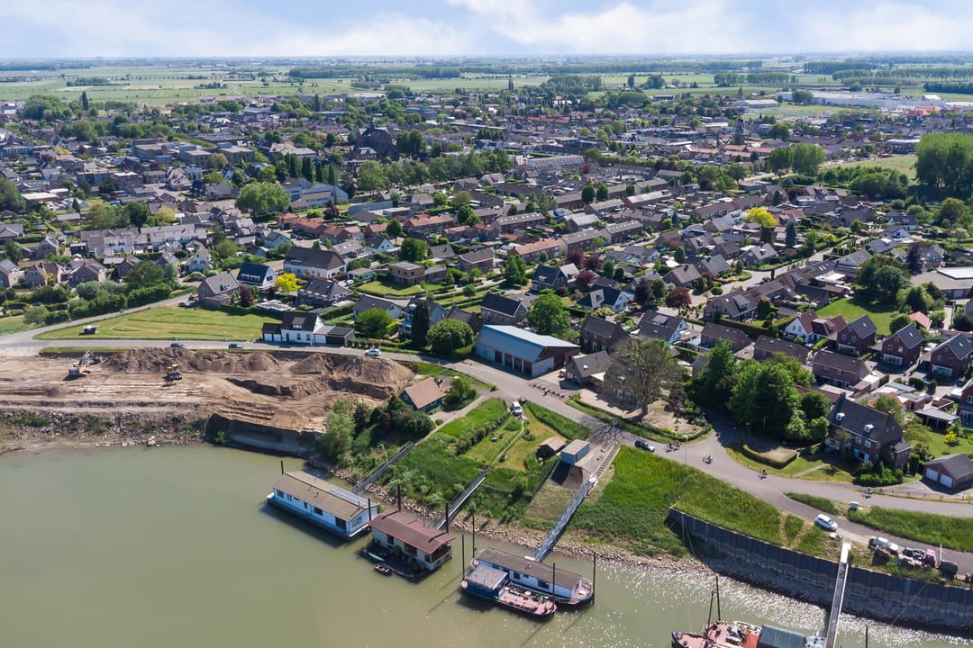 Photo 38 of Waalbandijk 70