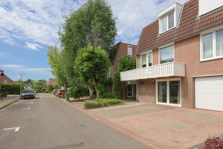 Foto 7 van Deken Hennissenstraat 18