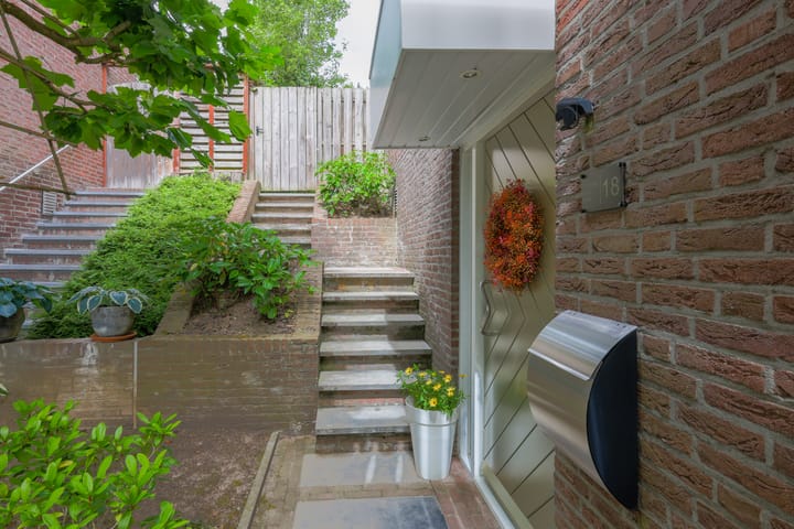 Foto 10 van Deken Hennissenstraat 18