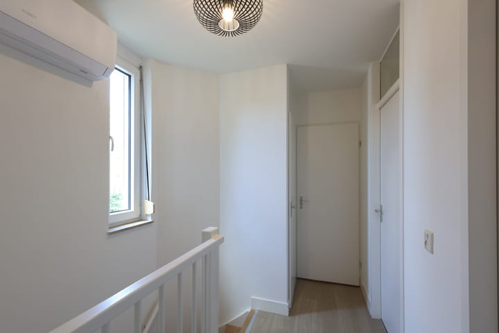 Foto 32 van Deken Hennissenstraat 18