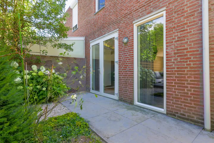 Foto 42 van Deken Hennissenstraat 18