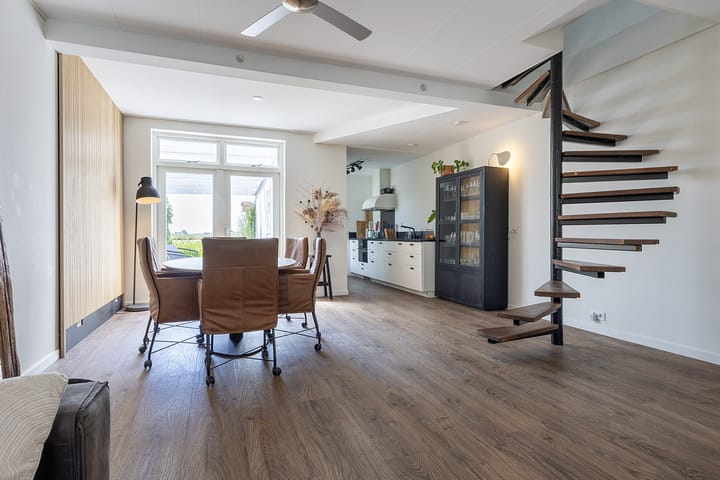 Foto 8 van Riouwstraat 16