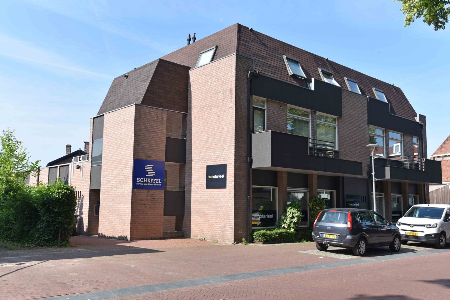 View photo 2 of Stationsstraat 8-A