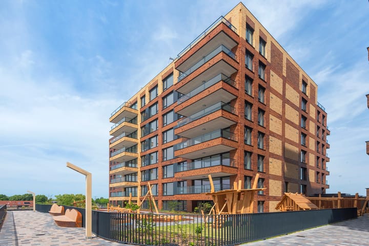 Foto 17 van Mahoniehout 390