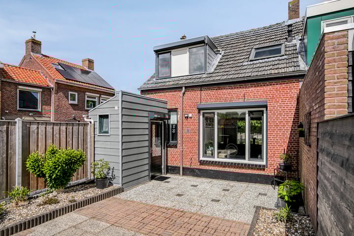 Photo 32 of Deensestraat 28