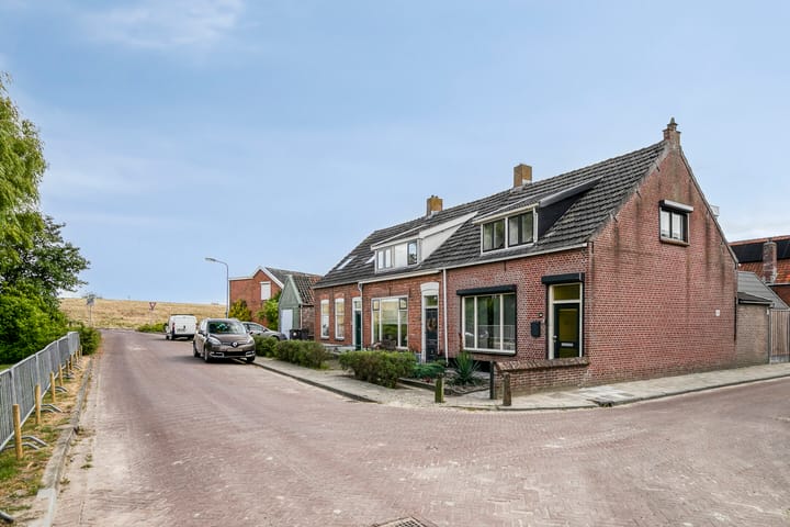 Photo 42 of Deensestraat 28