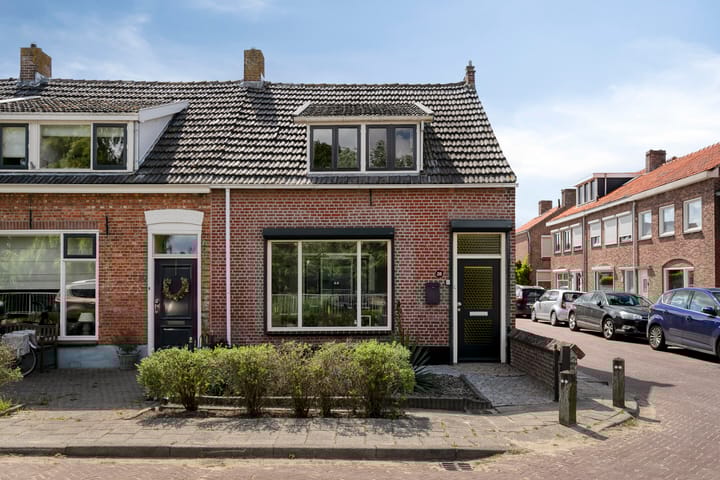 Photo 44 of Deensestraat 28