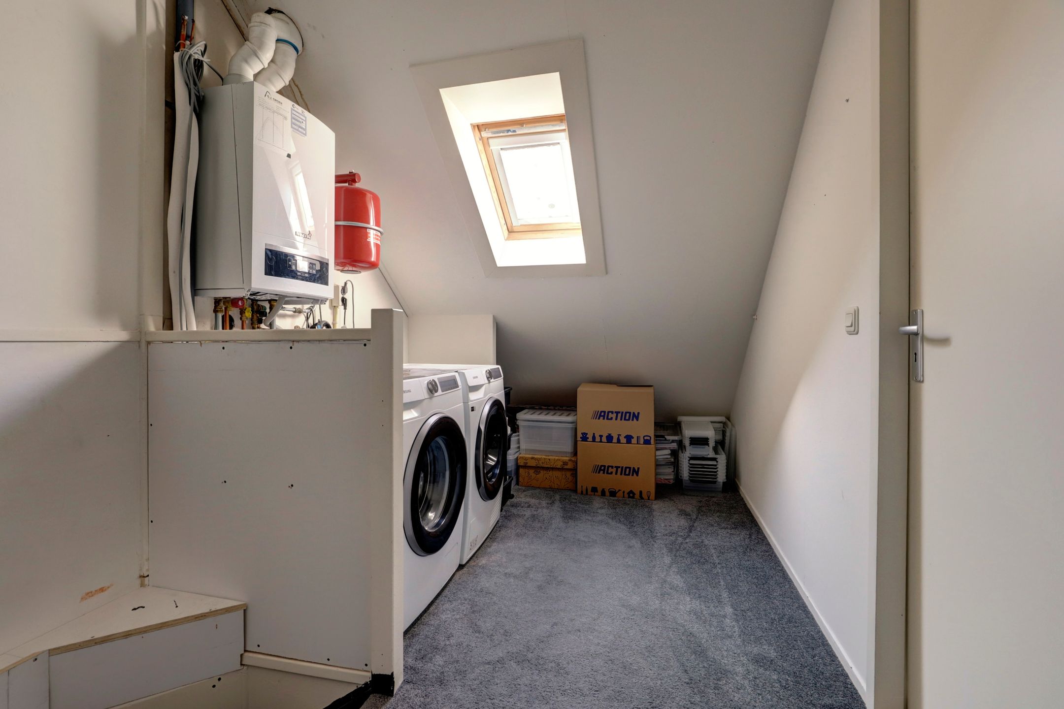 Photo 39 of Groenling 31