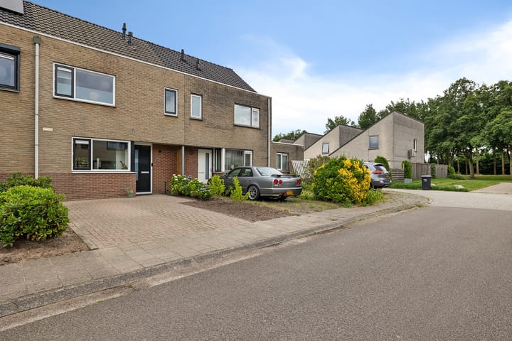 Foto 2 van Zwaluwenveld 75