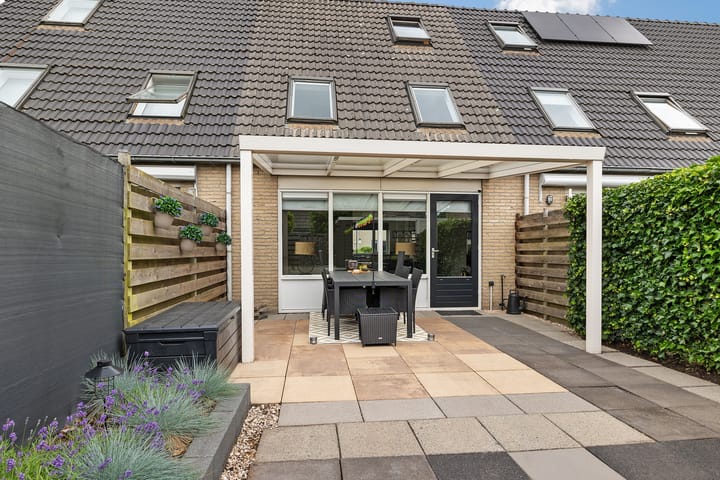 Photo 3 of Zwaluwenveld 75