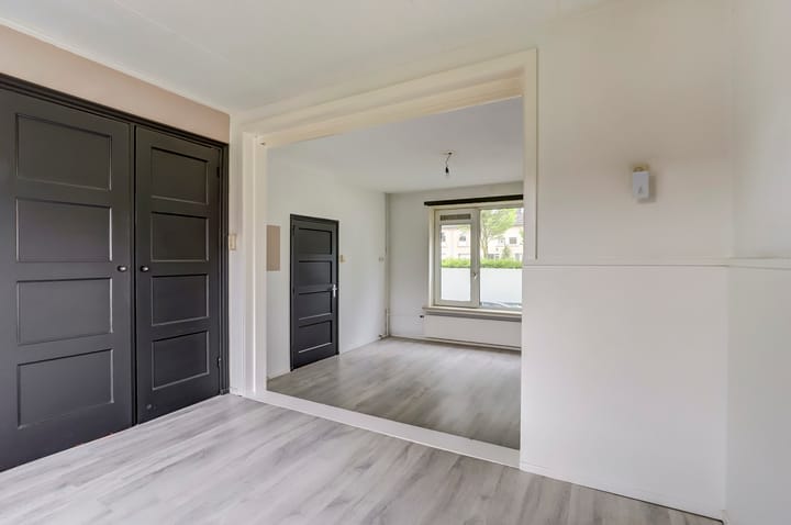 Photo 6 of Irenestraat 17