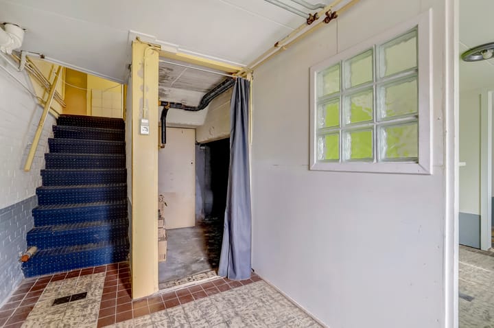 Photo 15 of Irenestraat 17