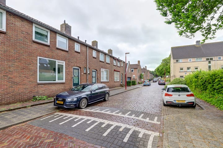 Photo 26 of Irenestraat 17