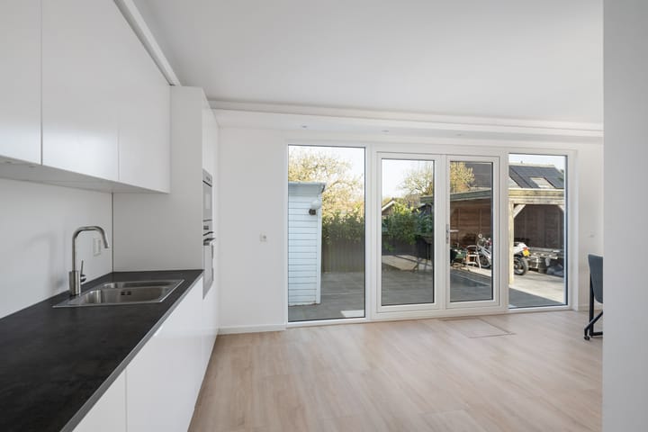 Photo 8 of Zweedsestraat 35