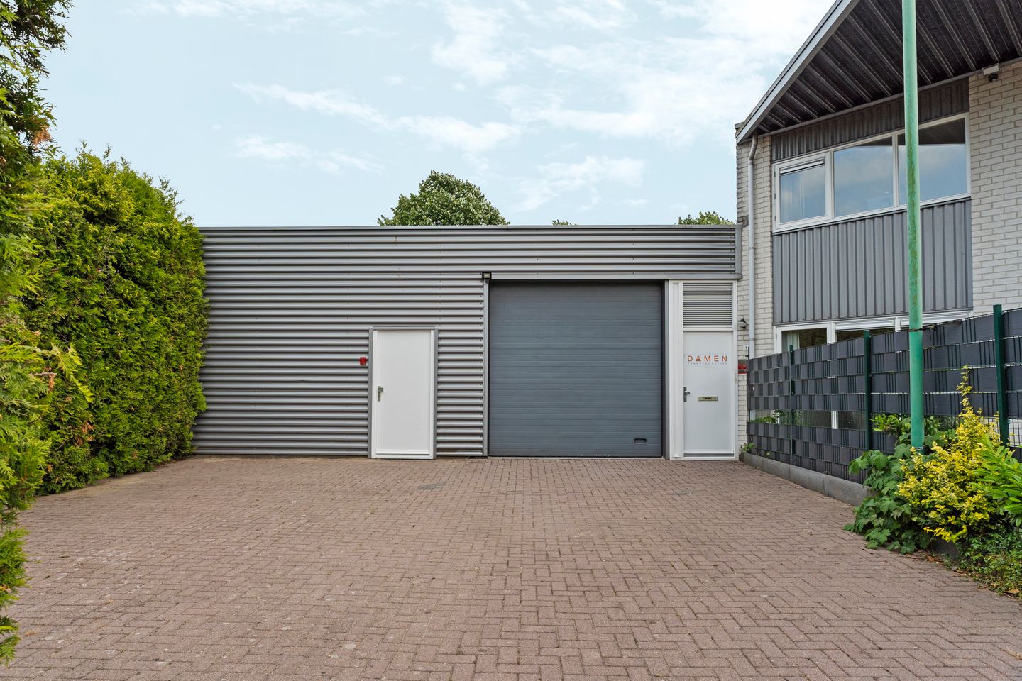 View photo 2 of Fioringrasstraat 1-3