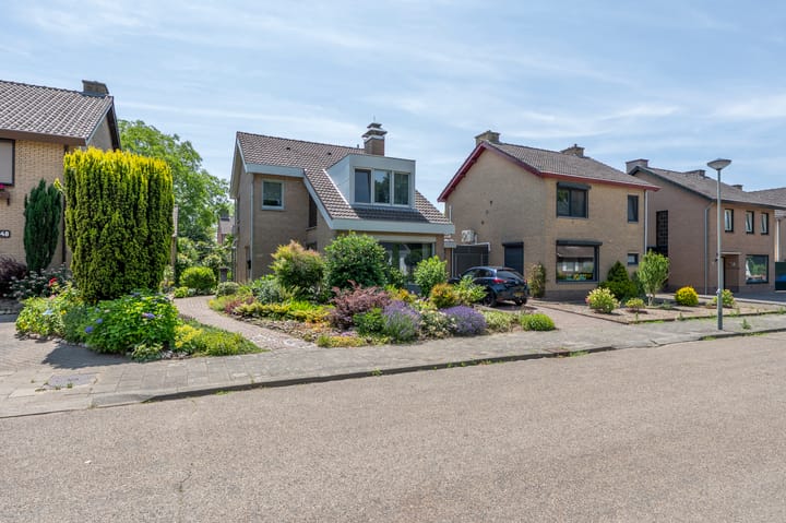 Photo 1 of Swentiboldlaan 46