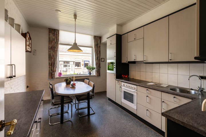 Photo 11 of Kerkstraat 17