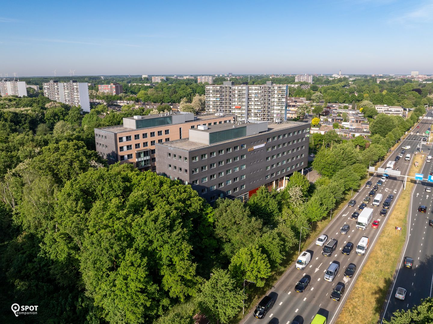 View photo 4 of Bergschot 69
