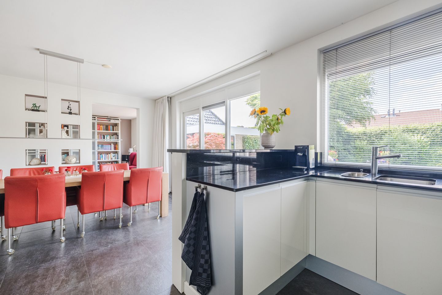 Foto 4 van van Limburg Stirumstraat 62