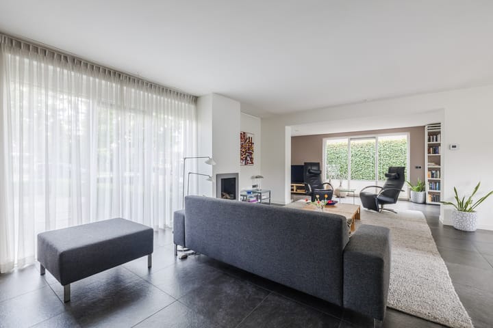 Foto 8 van van Limburg Stirumstraat 62