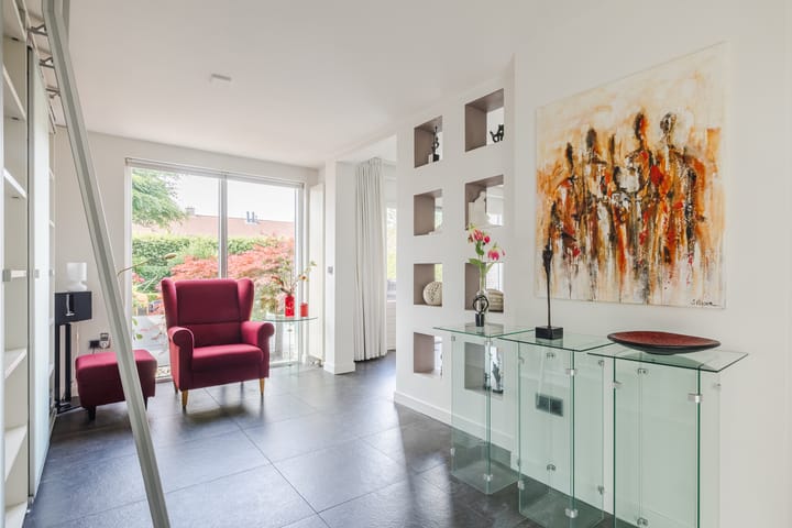 Foto 14 van van Limburg Stirumstraat 62