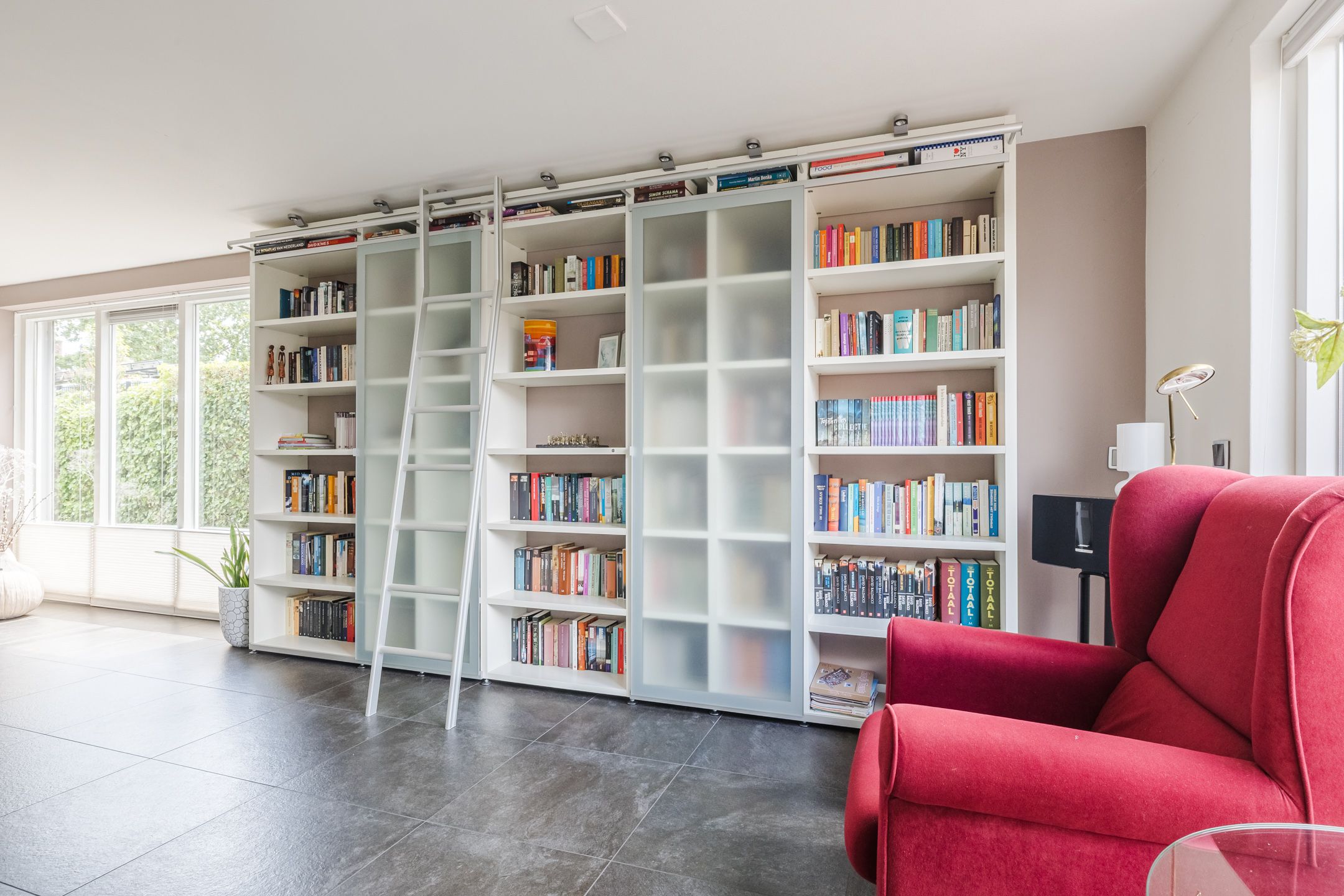 Foto 15 van van Limburg Stirumstraat 62