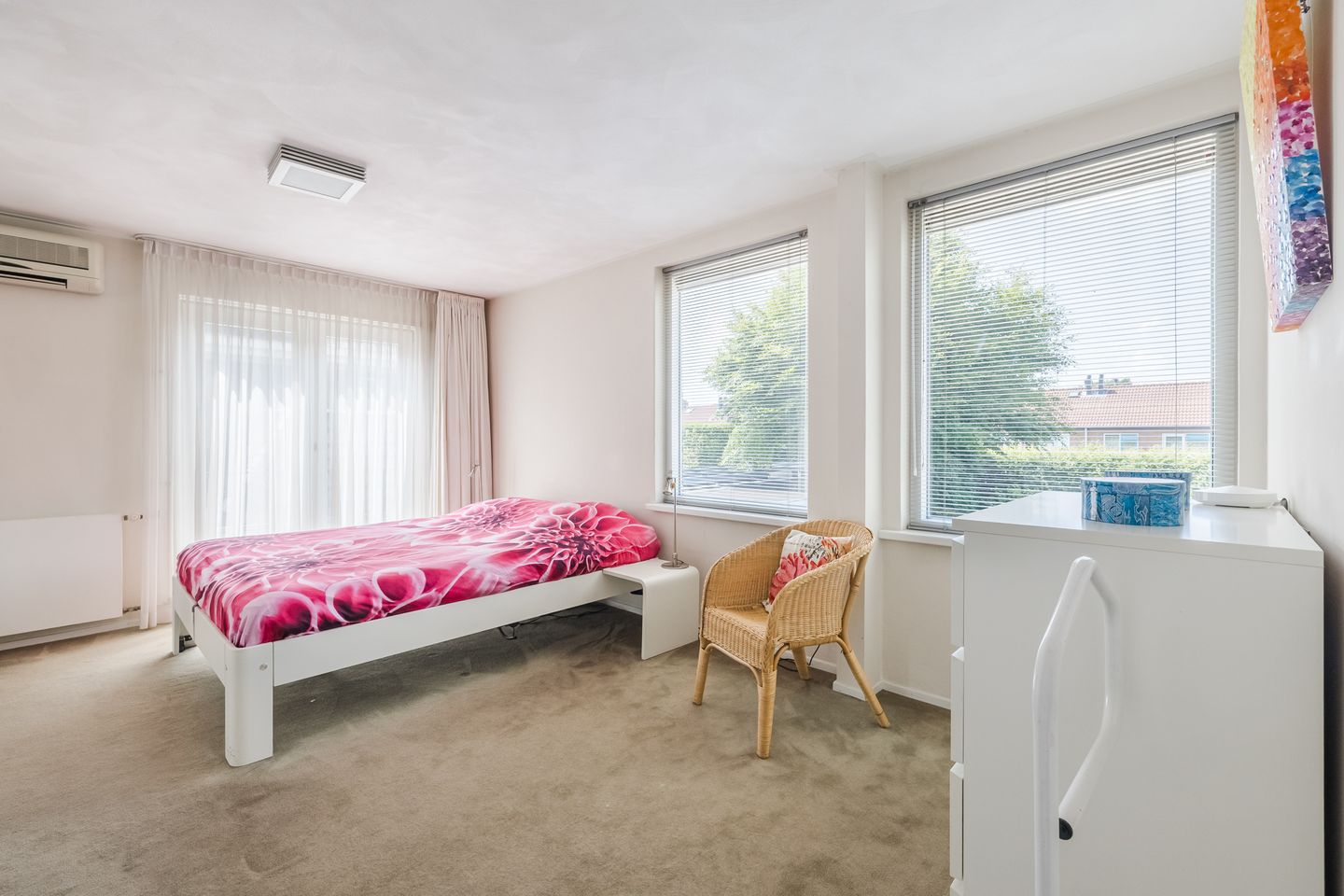 Foto 29 van van Limburg Stirumstraat 62